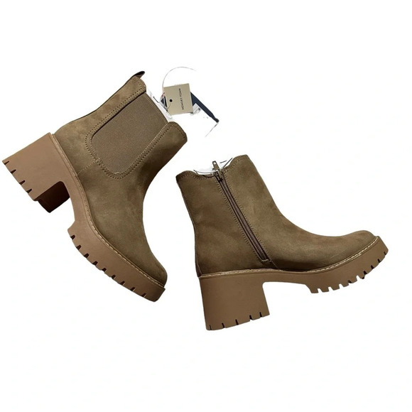 Universal Thread MICROSUEDE CHELSEA Tan BOOTS size 7 1/2, nwt - Picture 1 of 6